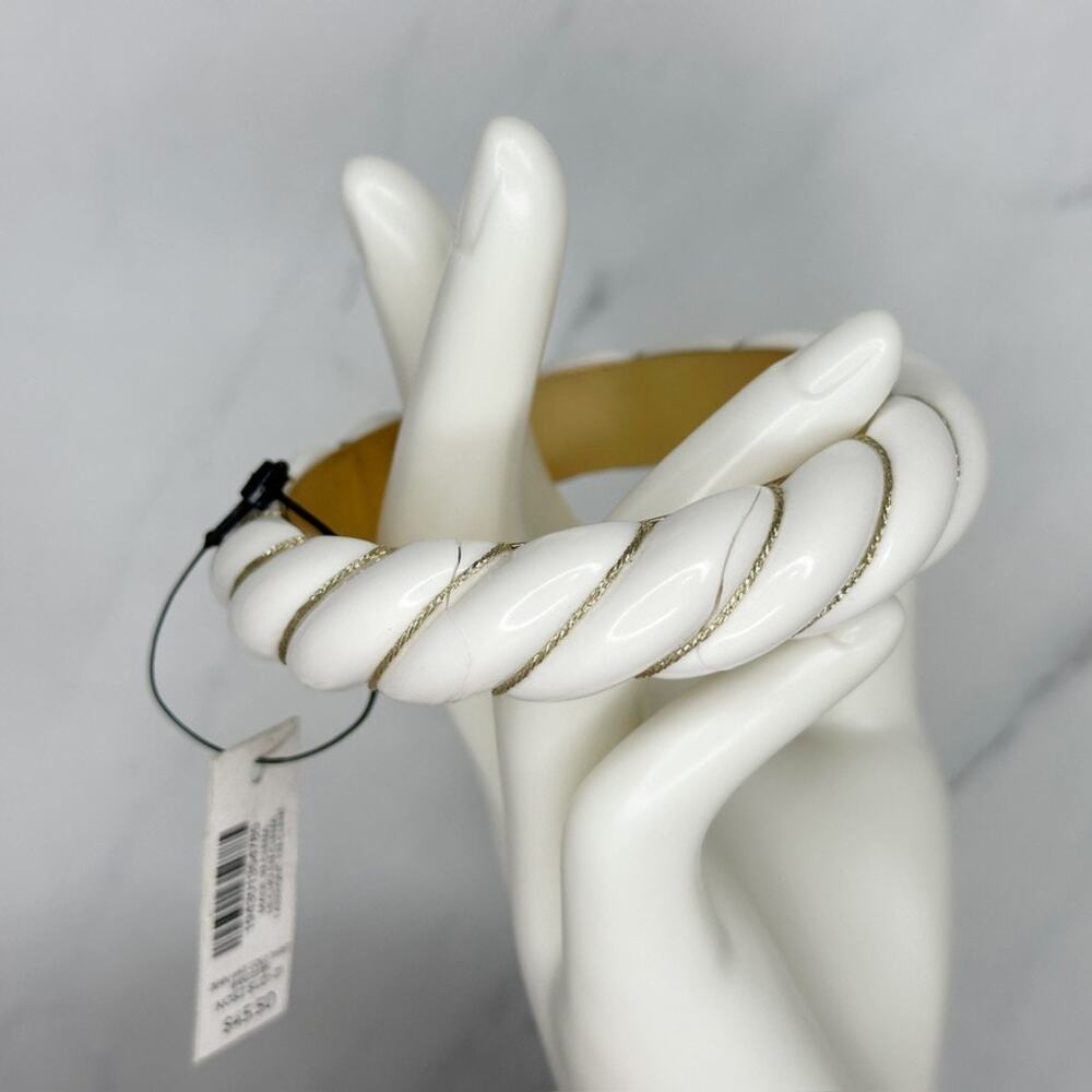 Chico's Jean White Gold Tone Twist Bangle Bracelet NWT ✨